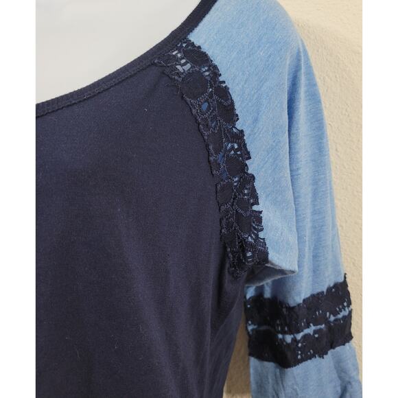Energie Navy Blue  Light Blue Heathered Raglan 3/4 Sleeves Large Lace Detail - Picture 6 of 6